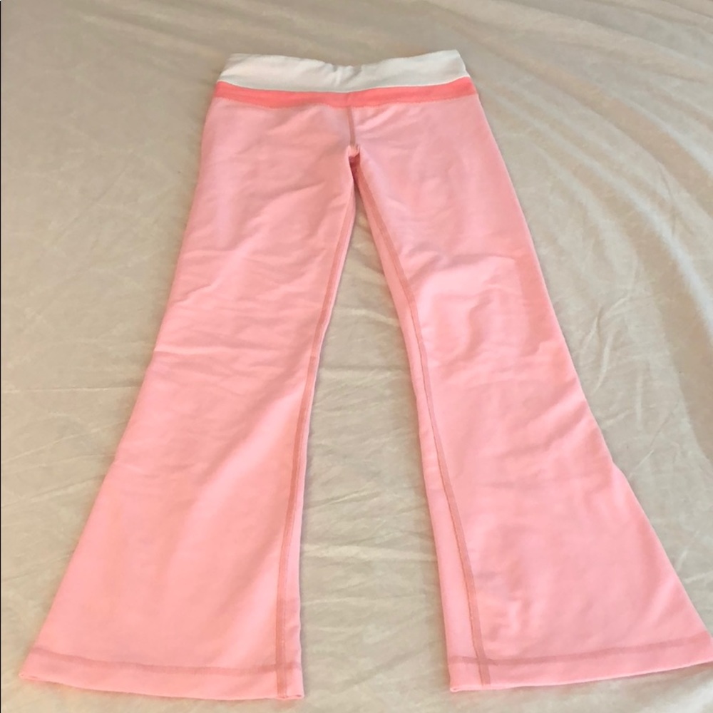 Lululemon yoga pants pink
